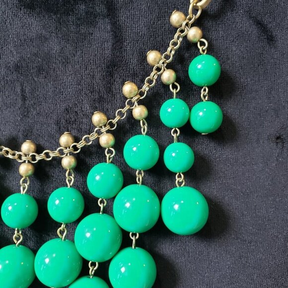 Stella & Dot Gold Tone Green Baubles Pearl Beads Bib Necklace with Lobster Clasp - Picture 5 of 8